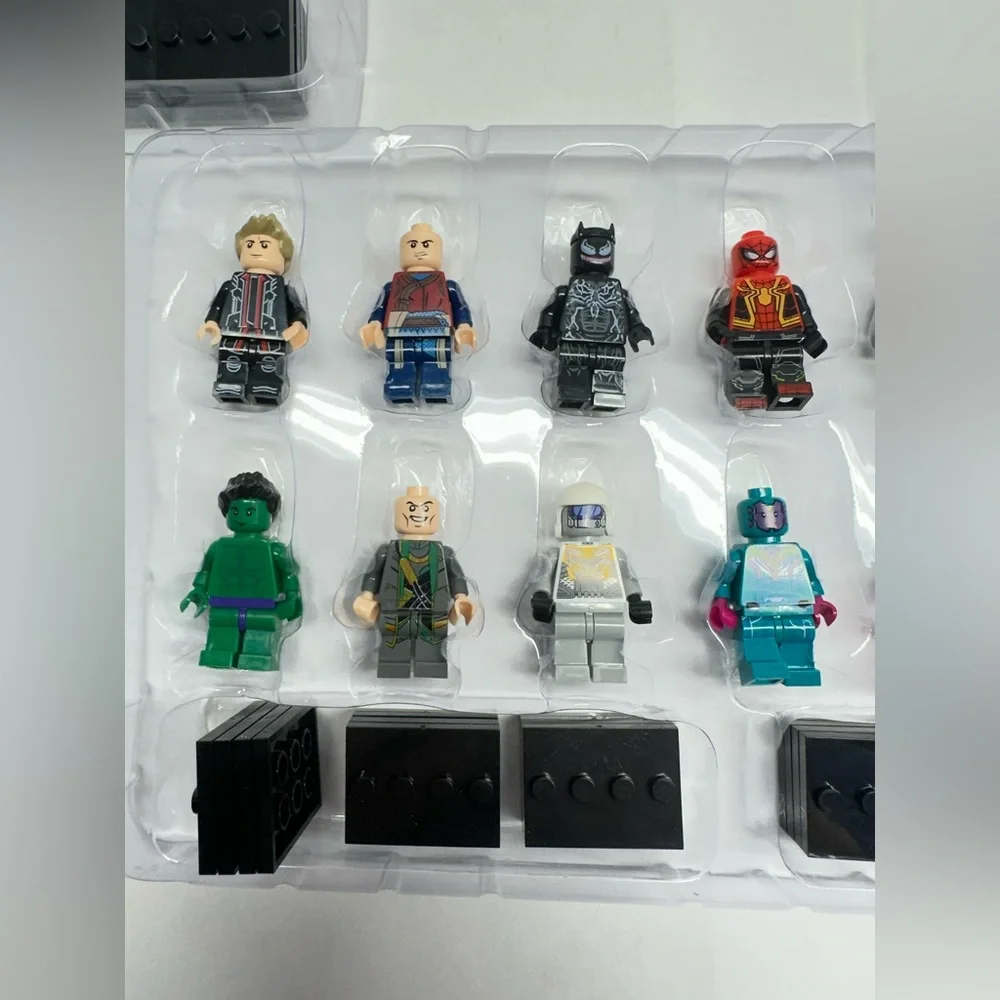 Avengers Action Figures + Accessories Building Blocks Brick Mini Figure 24+ Pcs - Picture 5 of 7